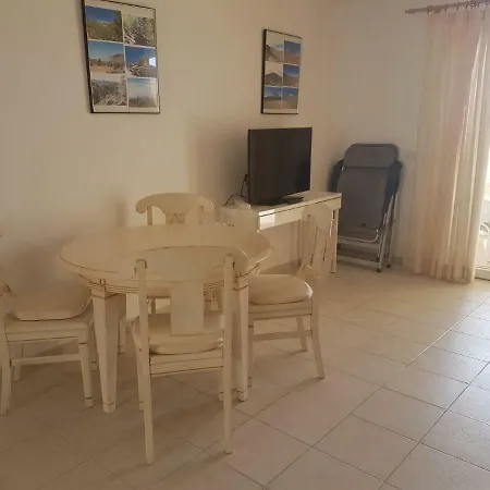 Bahia La Caleta أذيخي